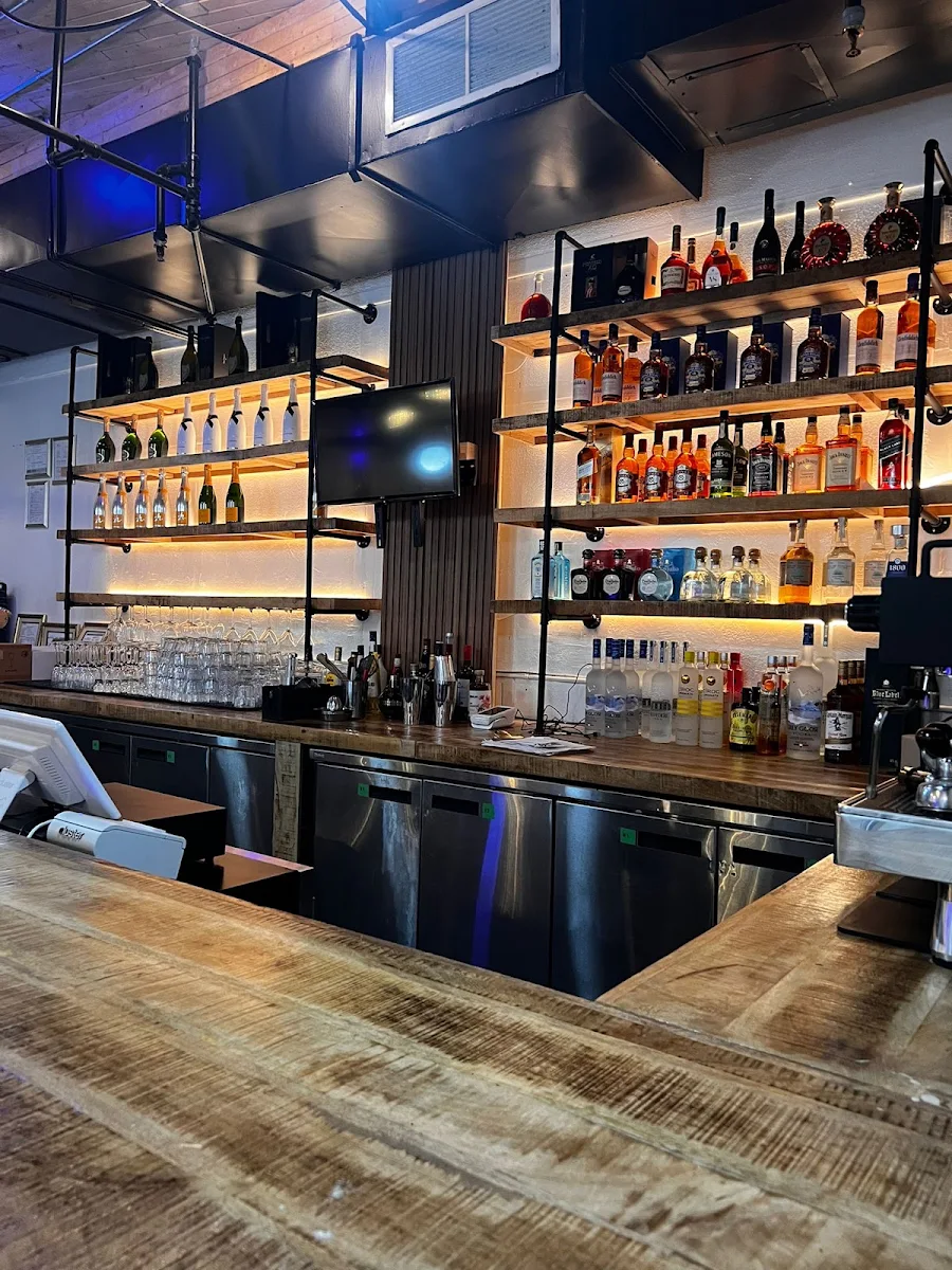 Vibe, Hibiscus Restaurant Lounge