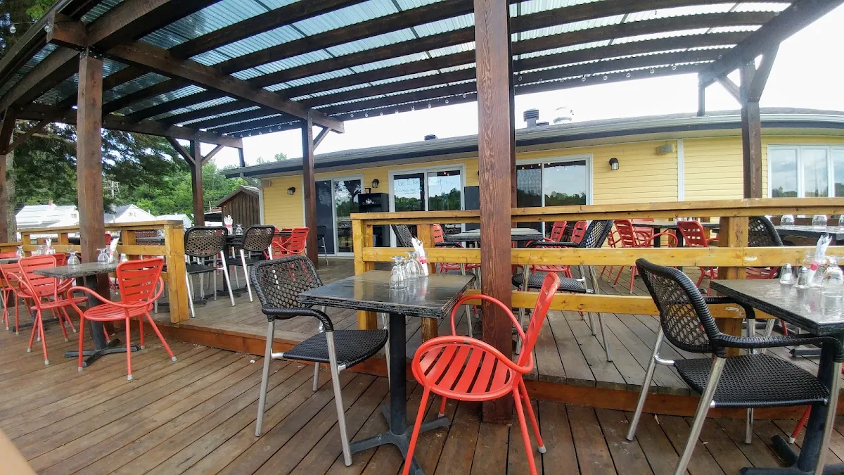 Vibe, Le Sainte-Emmélie resto-pub