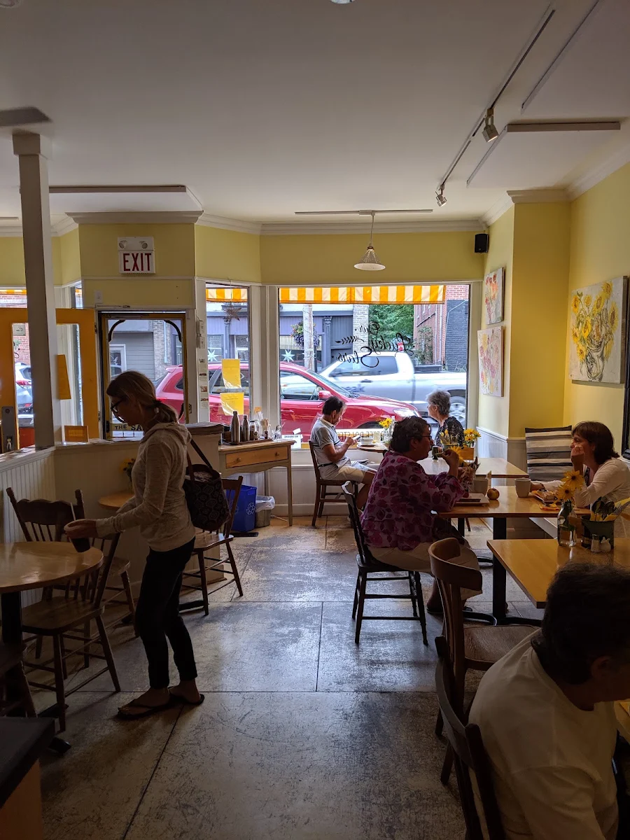 Vibe, K Okay Café & Roasters