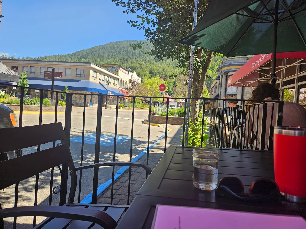 Vibe, Big Bend Cafe
