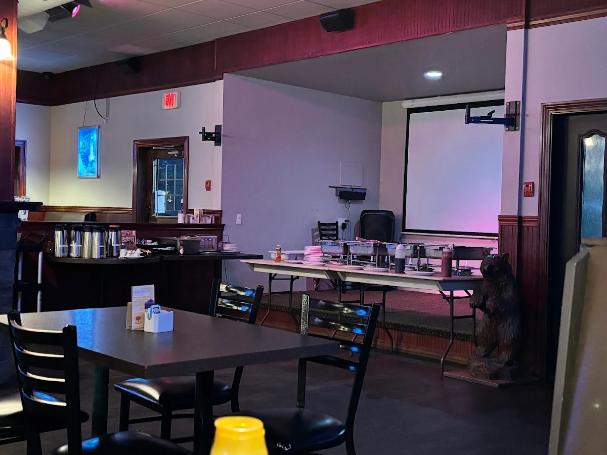 Vibe, WELLS GRAY ROADHOUSE