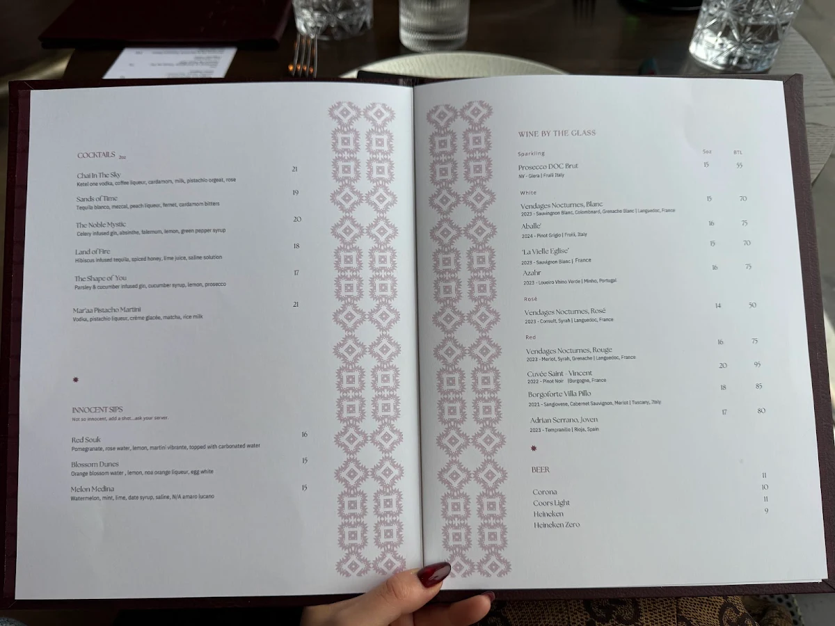Menu, Mar'aa Yorkville