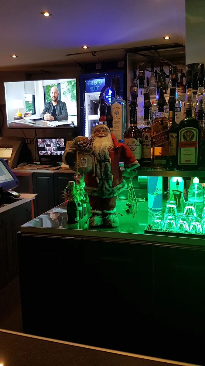 Vibe, Pub Paré