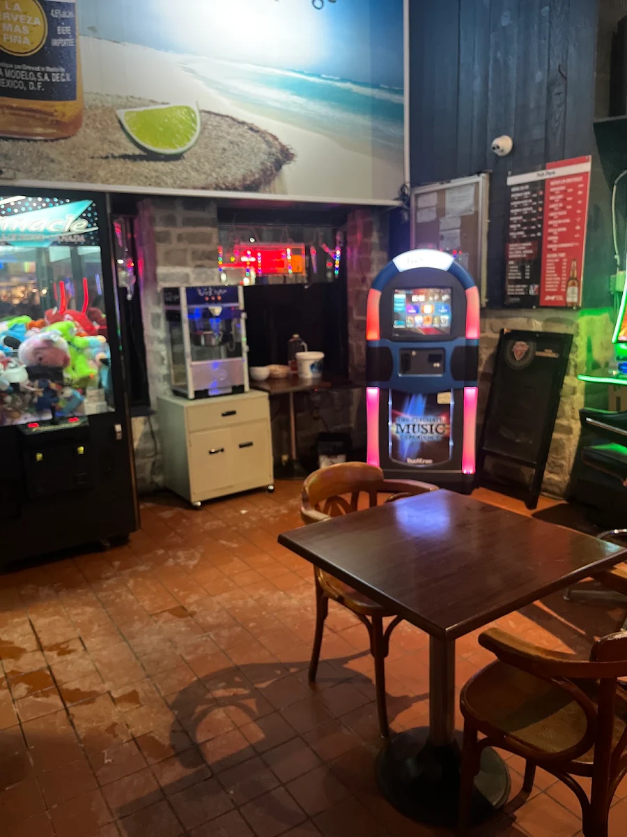Vibe, Pub Paré