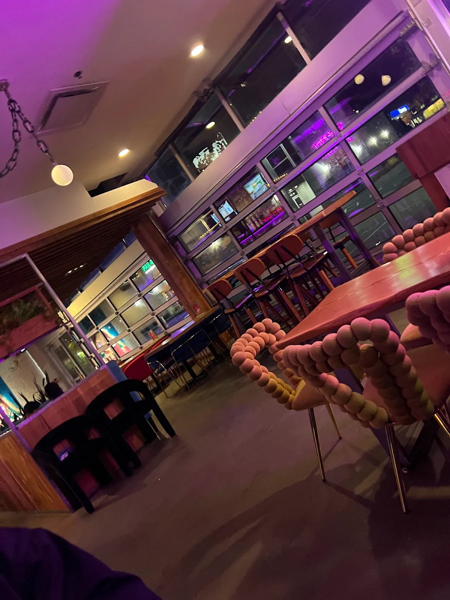 Vibe, Gupshup Social Lounge