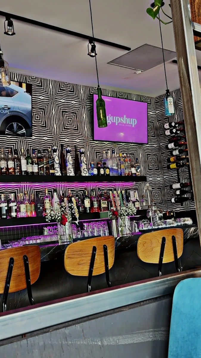 Vibe, Gupshup Social Lounge
