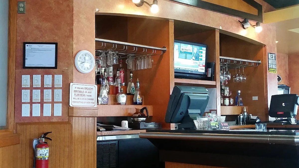 Vibe, Smitty's Restaurant & Lounge - Grande Prairie