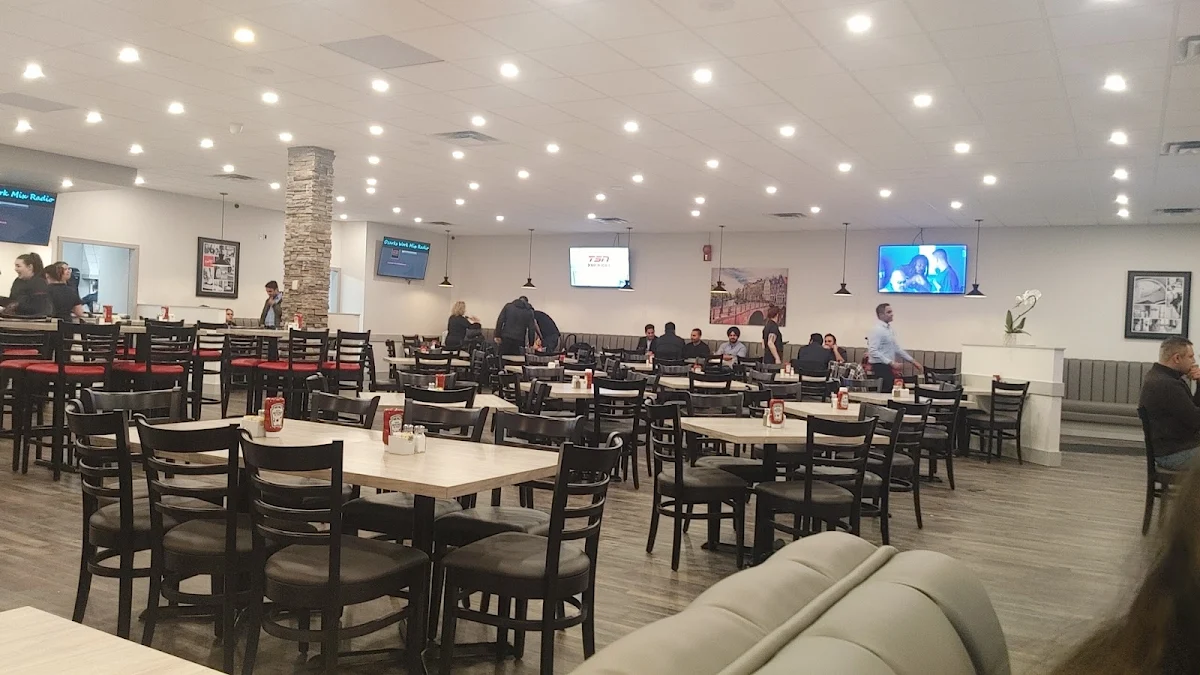 Vibe, Smitty's Restaurant & Lounge - Grande Prairie