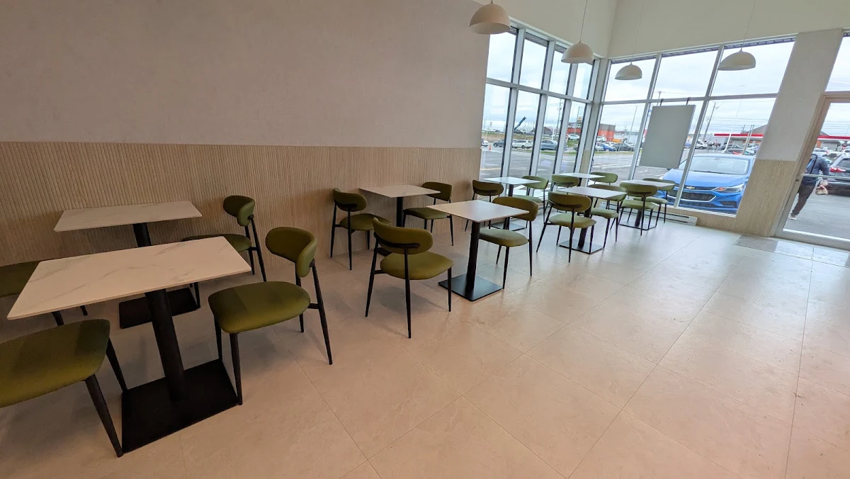Vibe, Restaurant Boustan