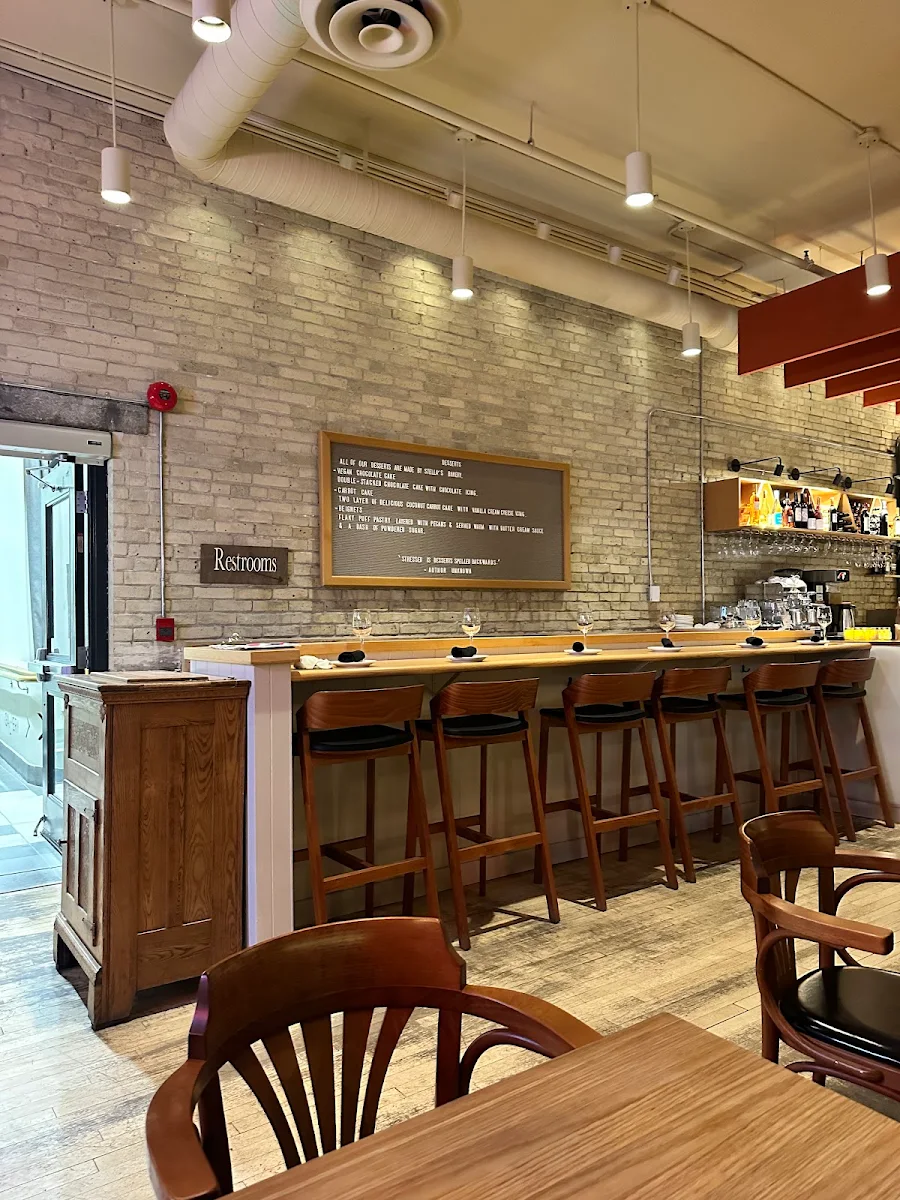 Vibe, Kevin's Bistro