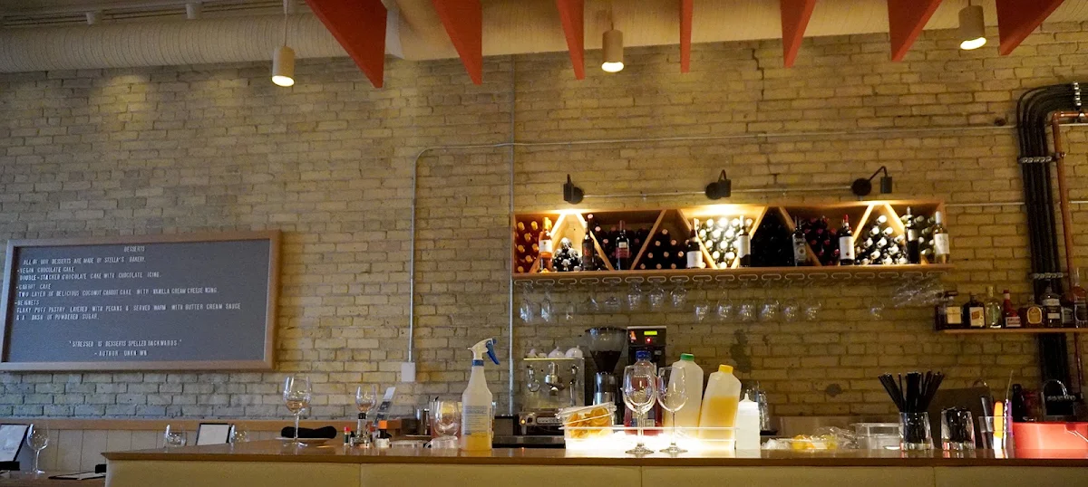 Vibe, Kevin's Bistro
