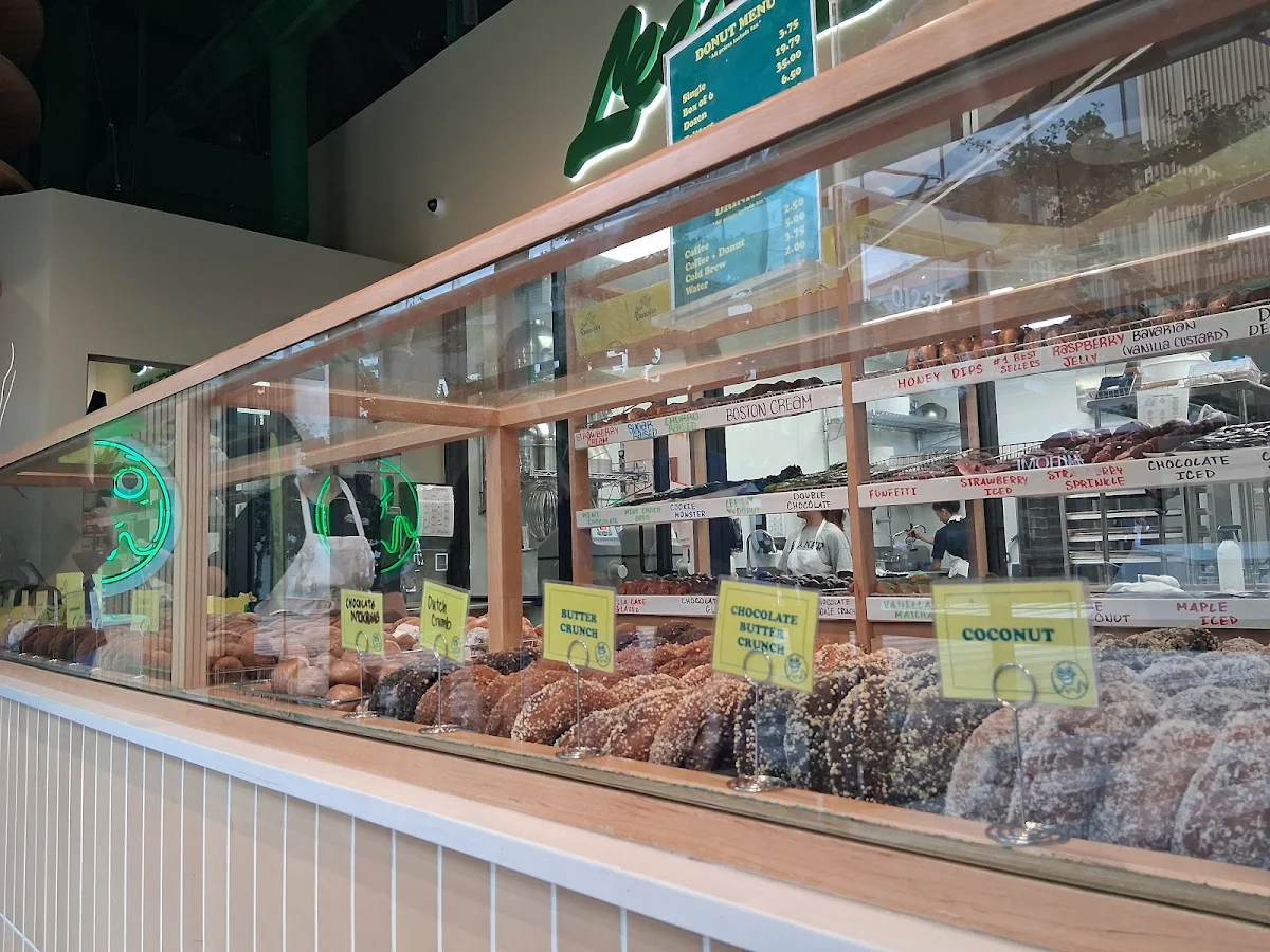 Vibe, Lee's Donuts Brentwood