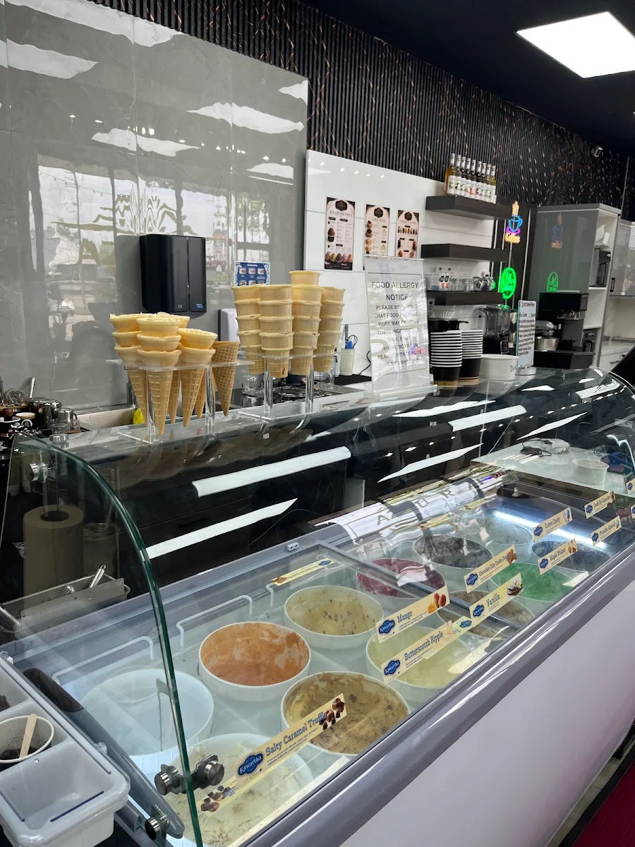 Vibe, Azurah Cafe