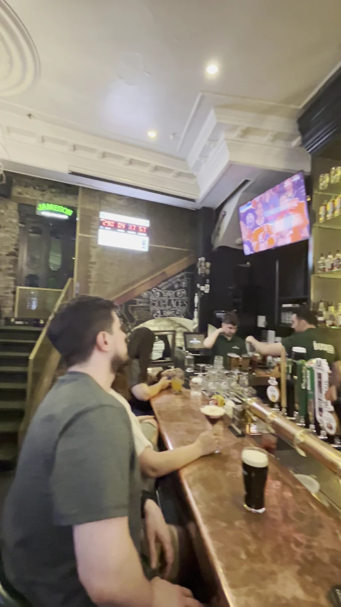 Vibe, Pub St-Patrick
