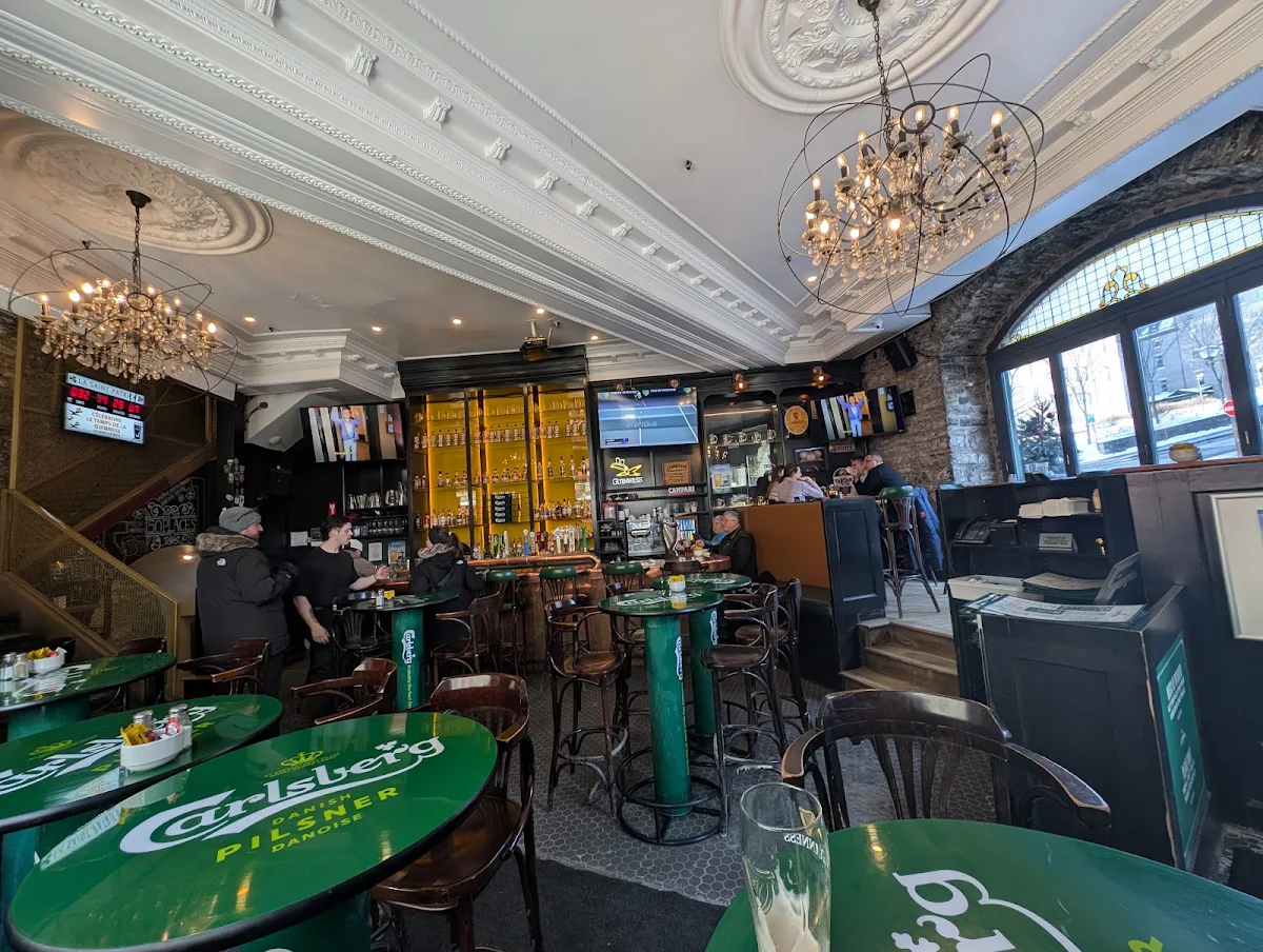 Vibe, Pub St-Patrick
