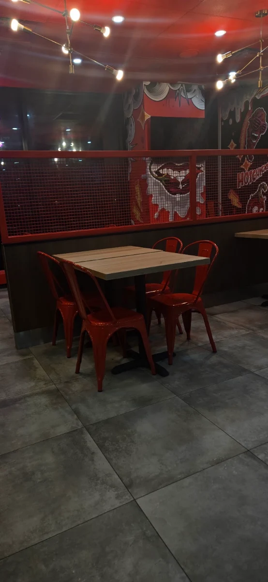 Vibe, THG's Hot Chicken