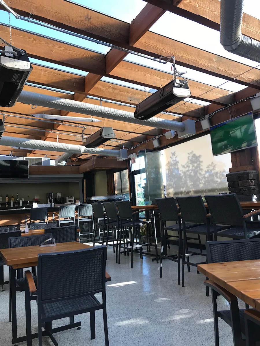 Vibe, Sumo Sumo Sushi Bar & Grill