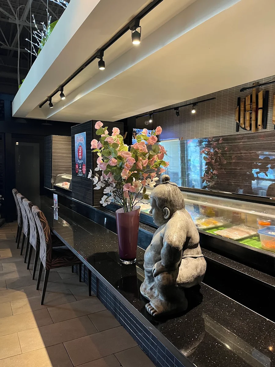 Vibe, Sumo Sumo Sushi Bar & Grill
