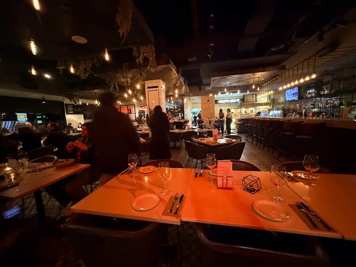Vibe, The Italian Osteria & Cheesebar