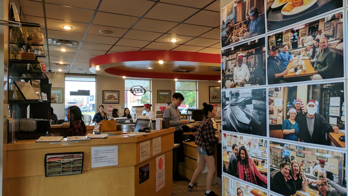Vibe, Kinjo Sushi & Grill