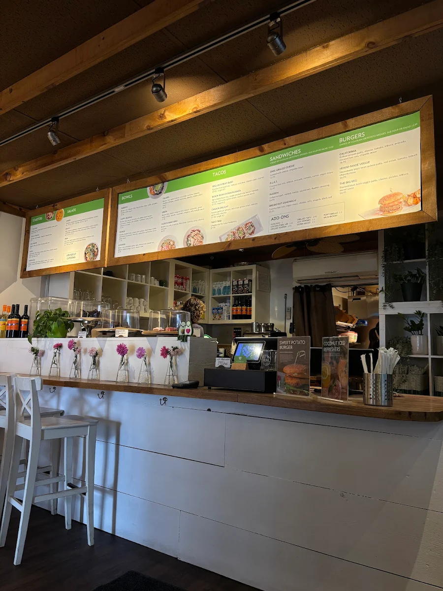 Vibe, Lettuce Love Café