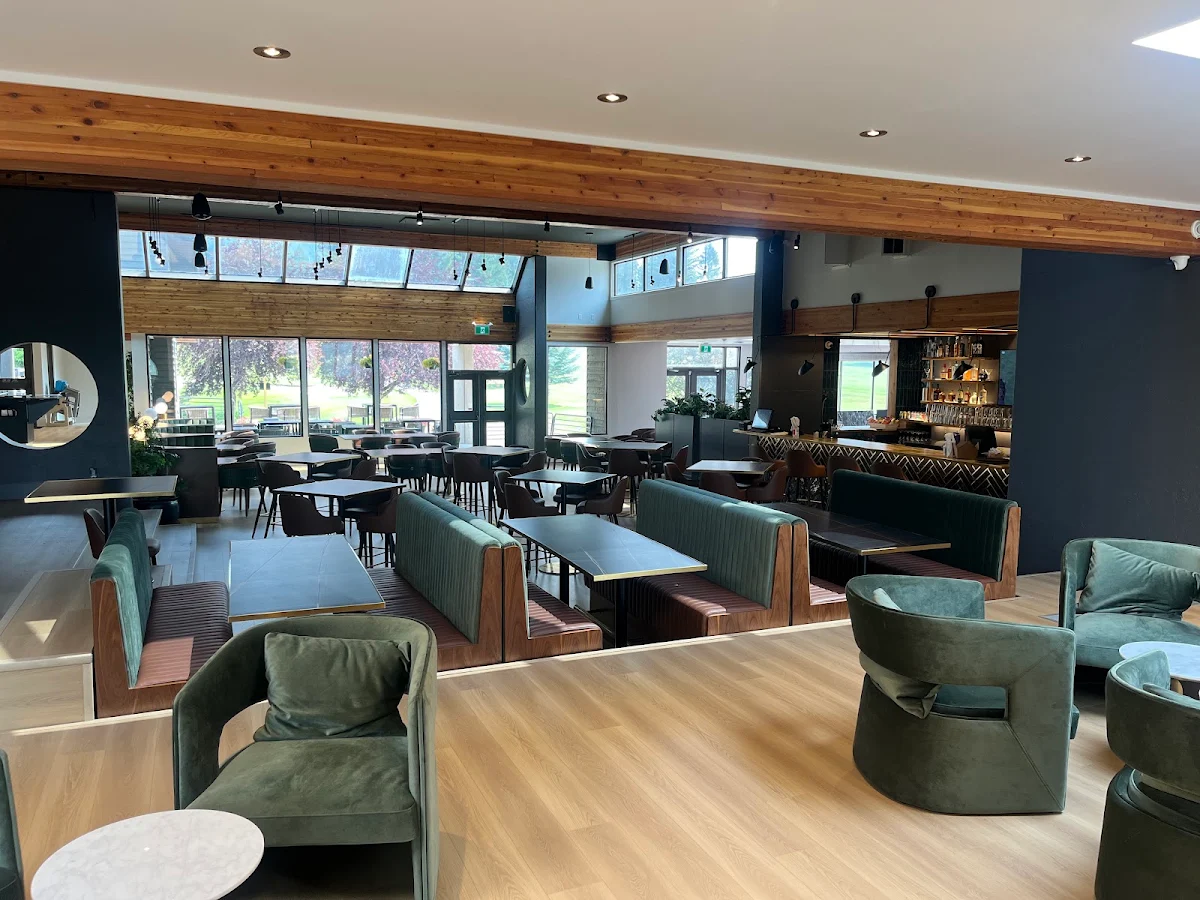 Vibe, Restaurant 8100 @ Radium