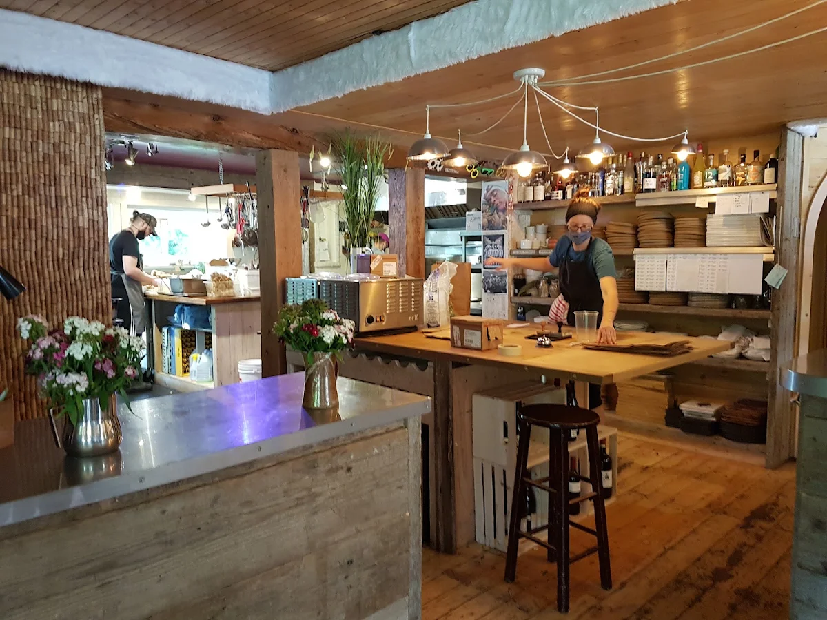 Vibe, Restaurant Chez Saint-Pierre