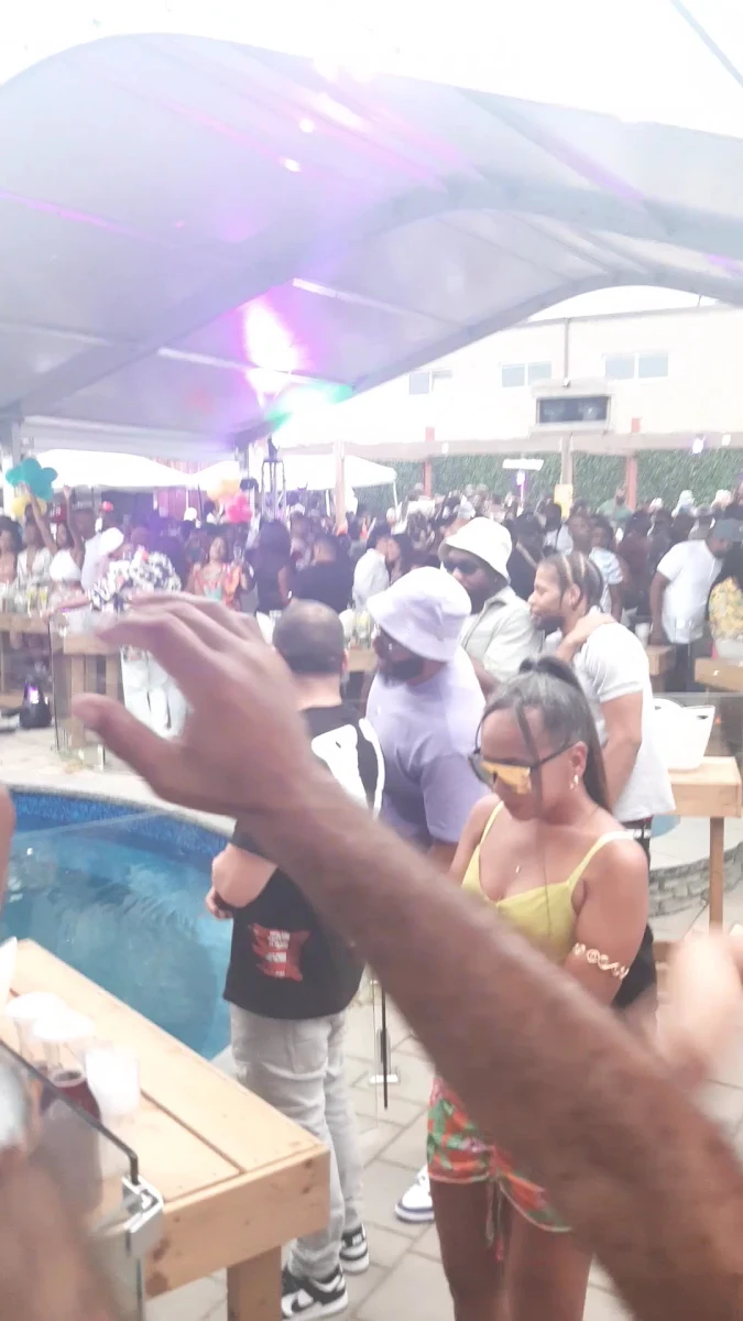 Vibe, Aquário Beach Club