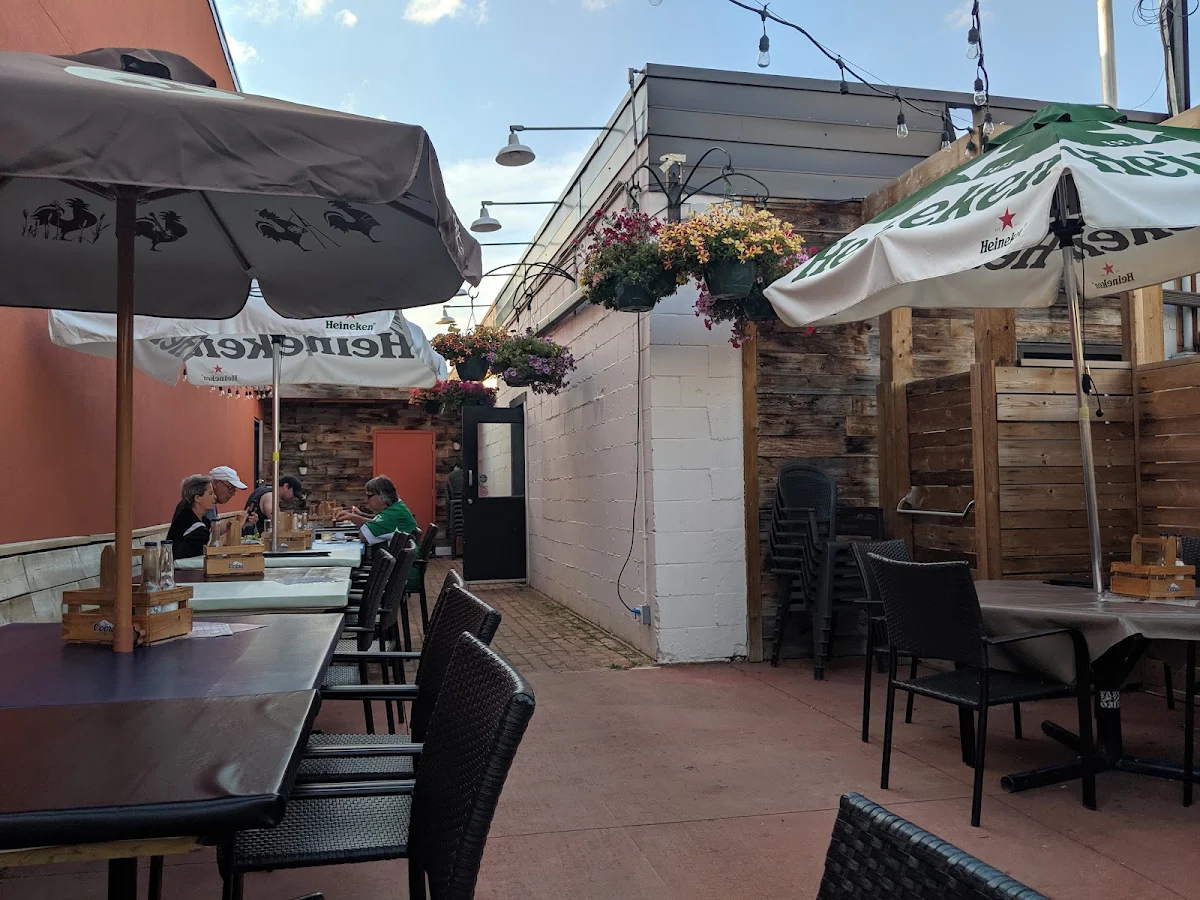 Vibe, Amigos Cantina