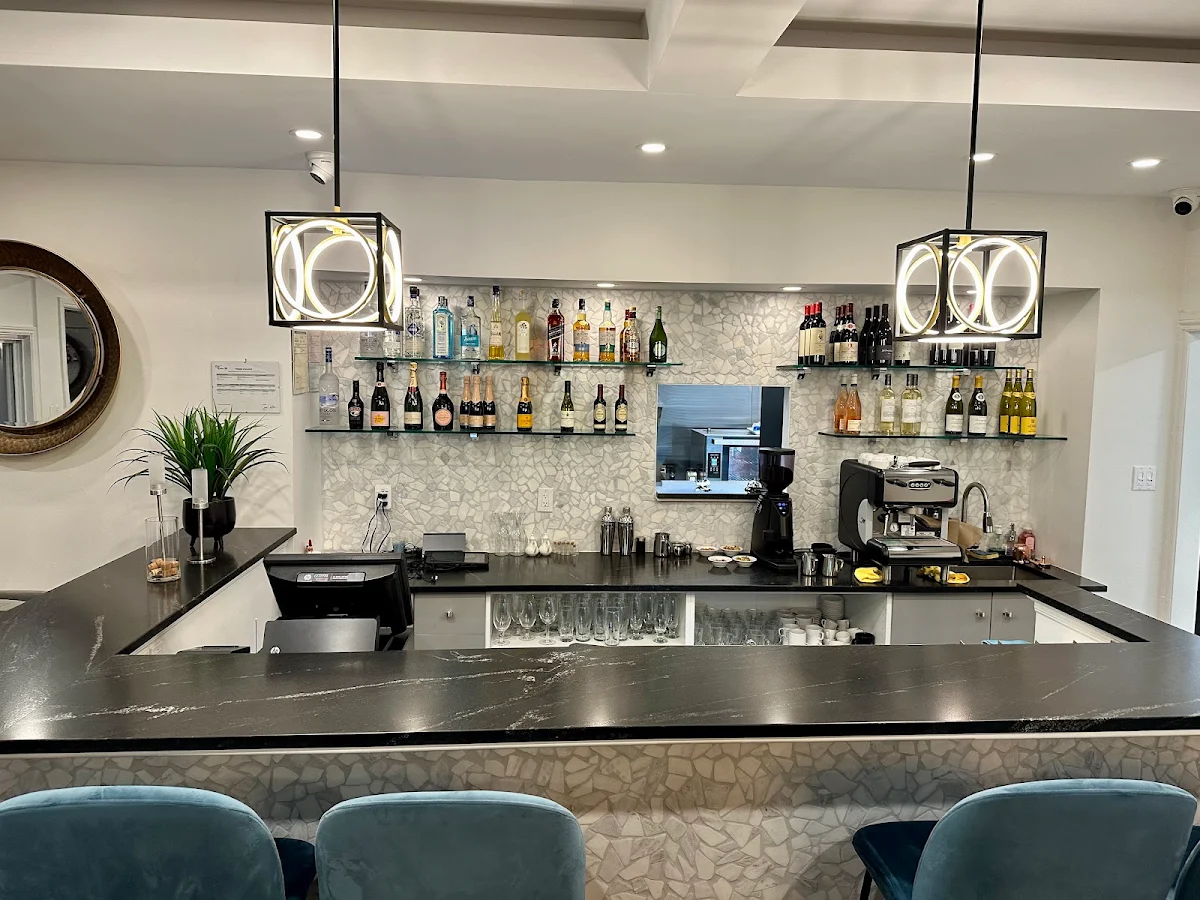 Vibe, D-Lounge