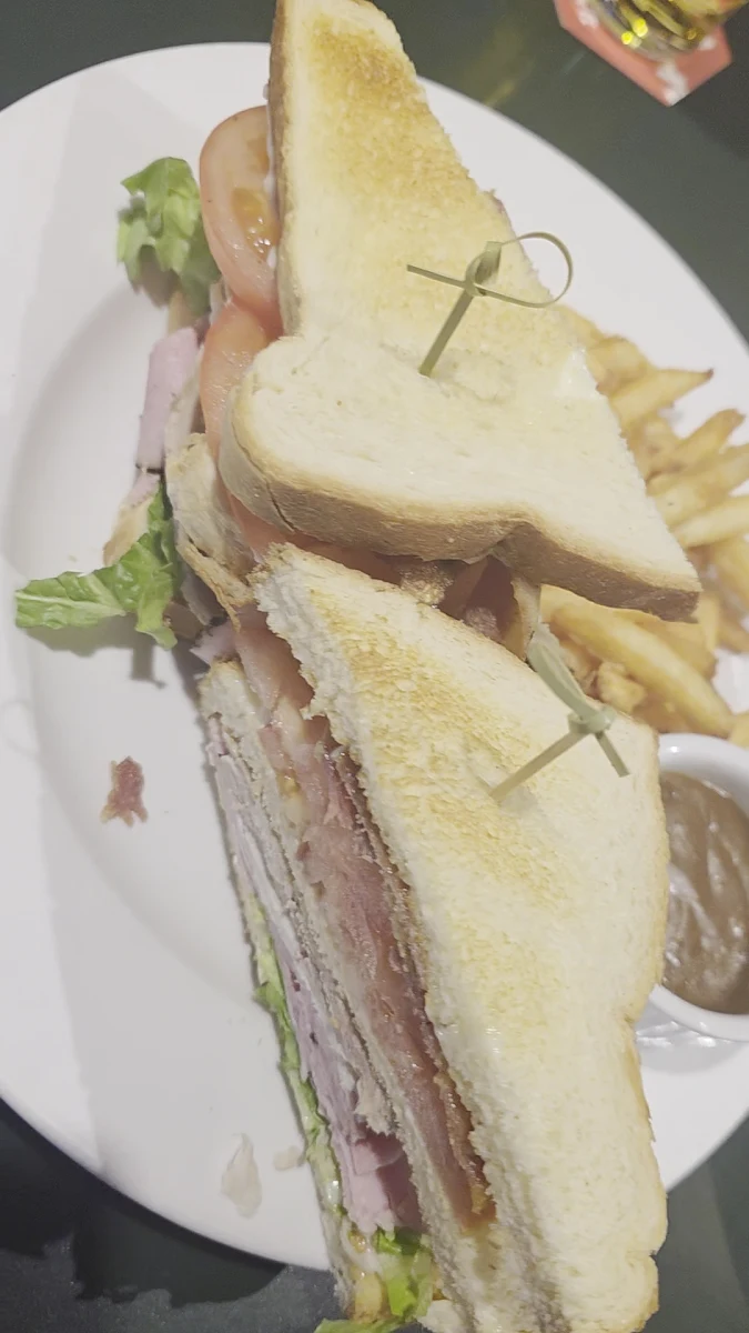 Food & drink, Overlander Pub