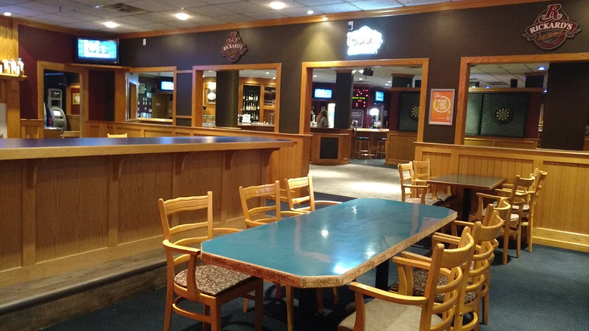 Vibe, Overlander Pub