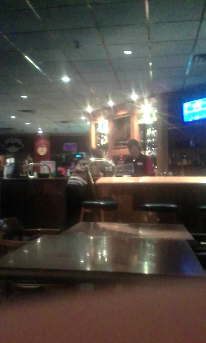 Vibe, Overlander Pub