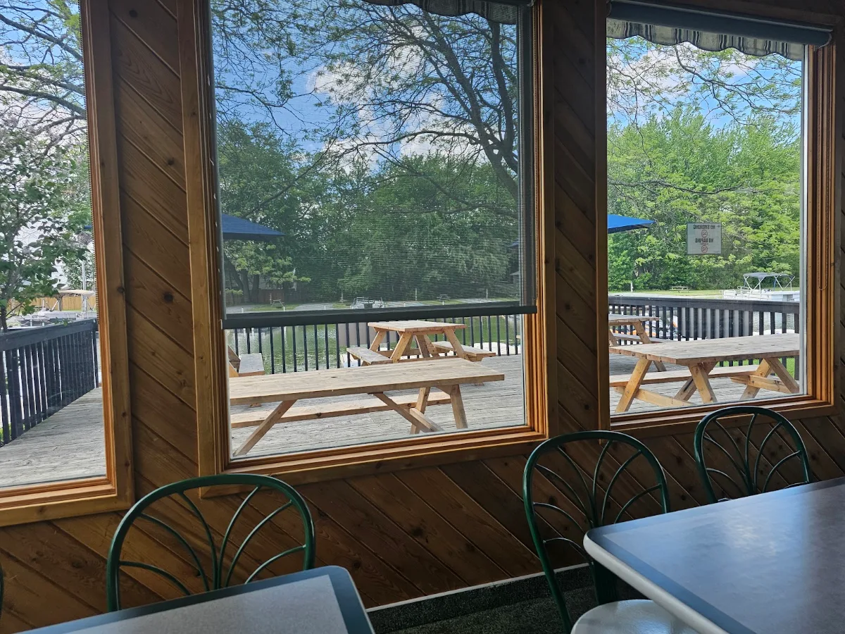 Vibe, P & B's Lakeside Diner