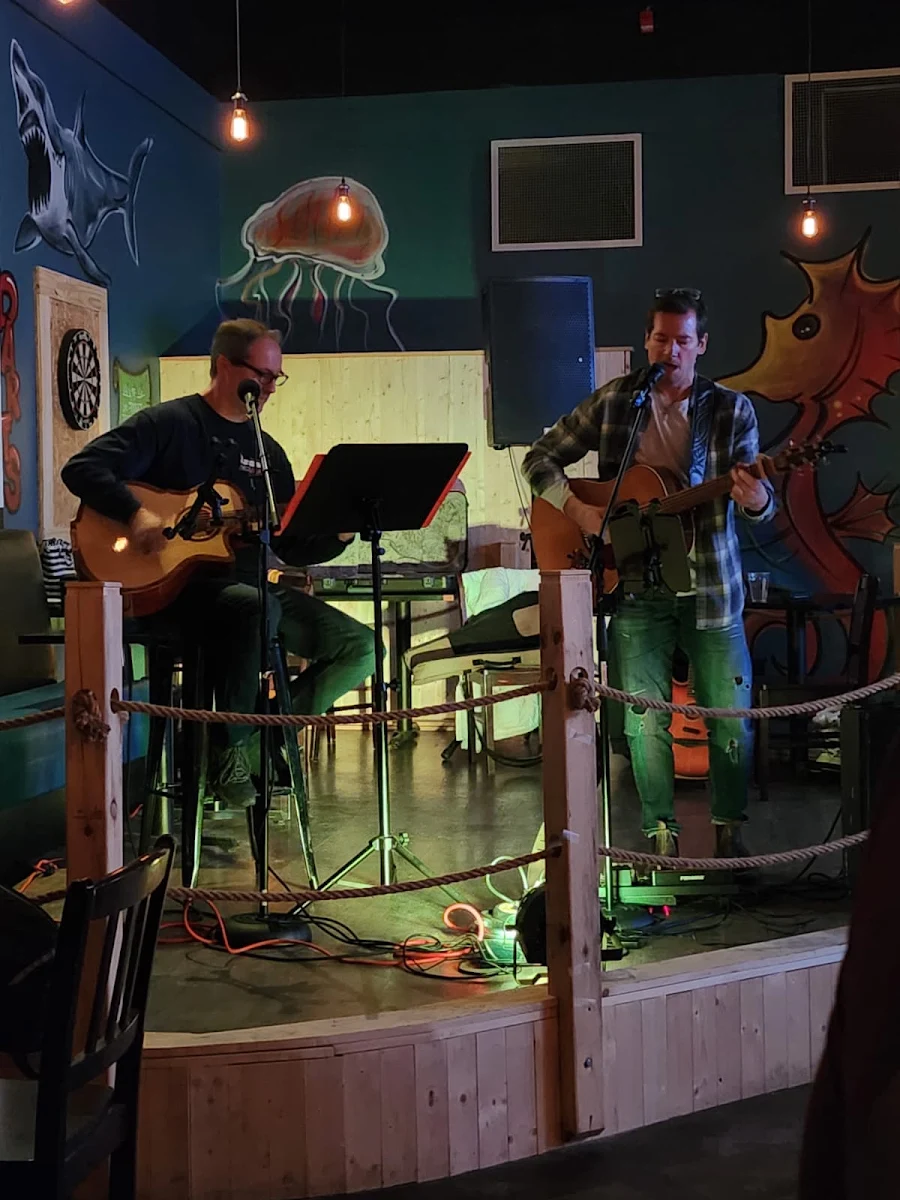 Vibe, Dive Pub