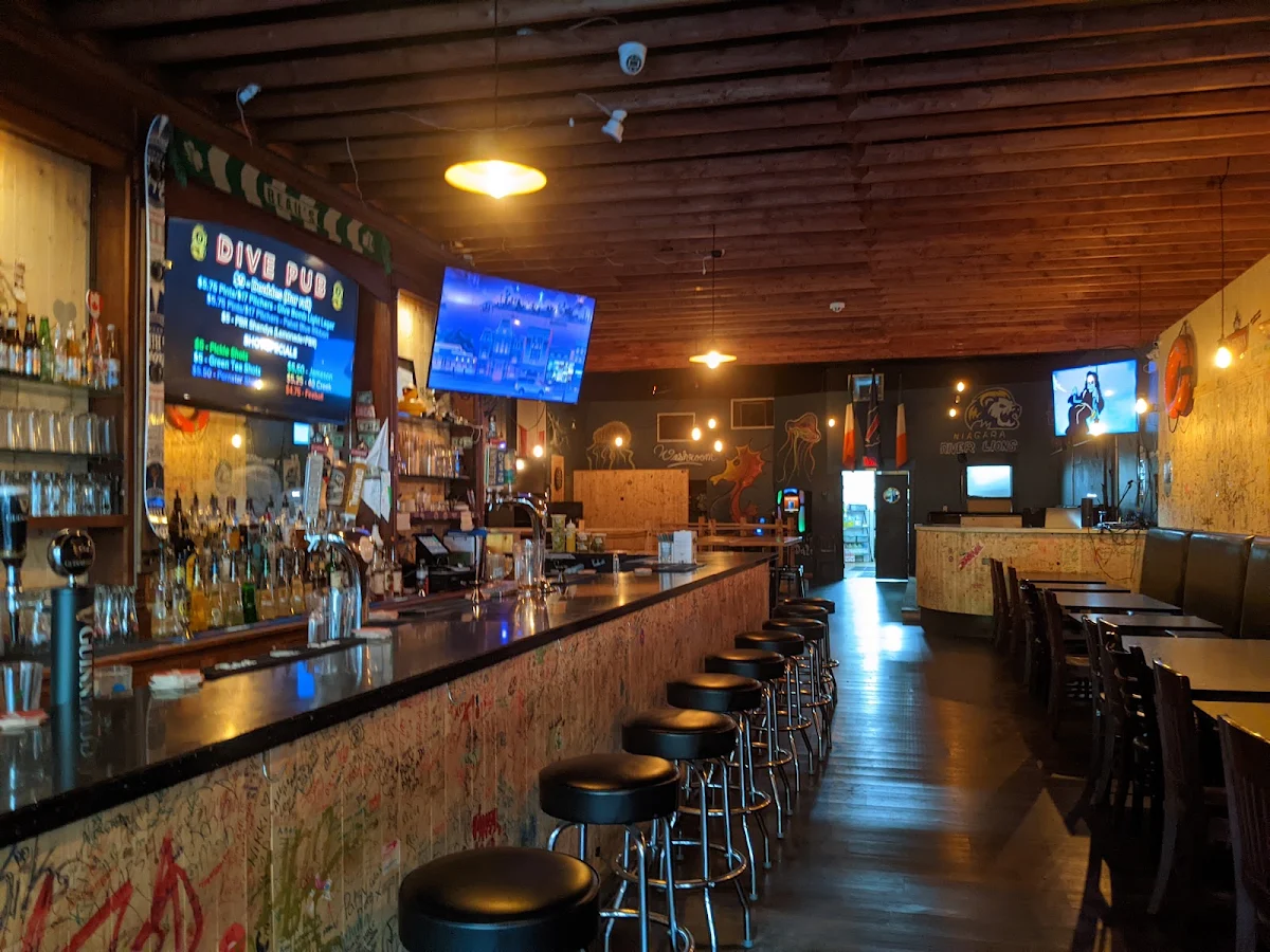 Vibe, Dive Pub