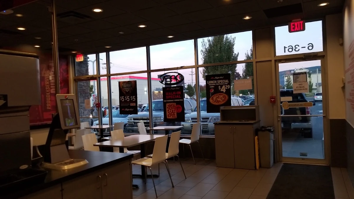 Vibe, Pizza Hut