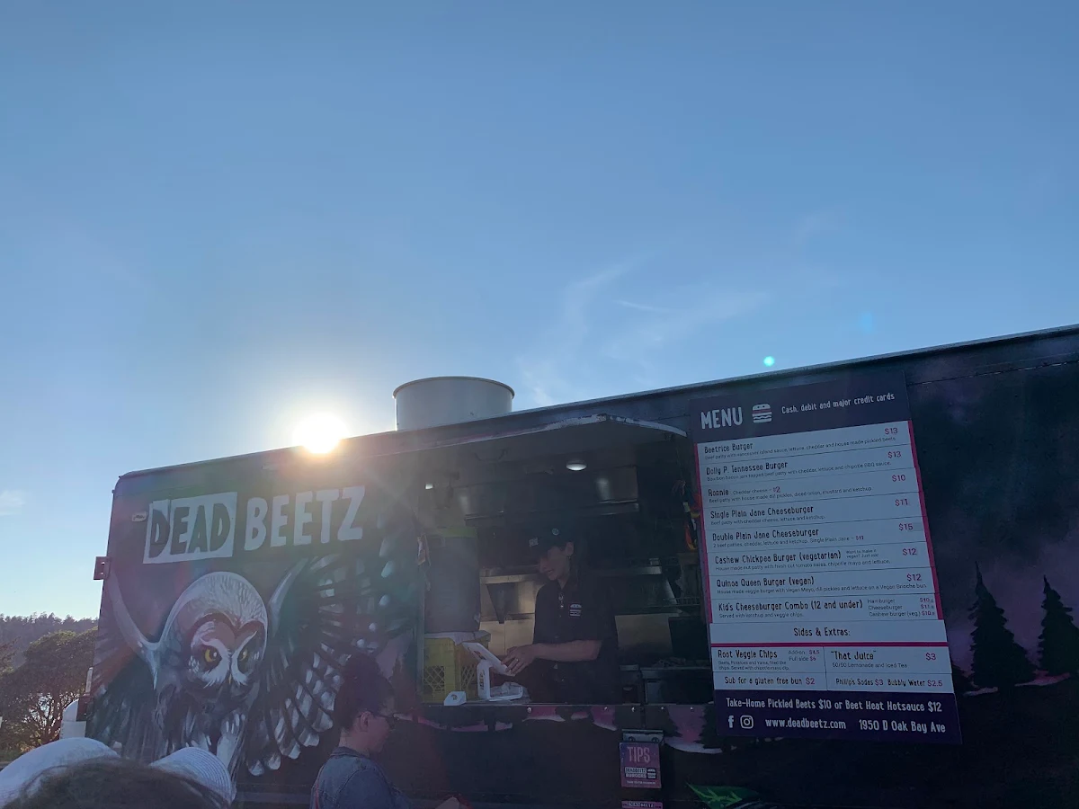 Menu, Deadbeetz Burgers