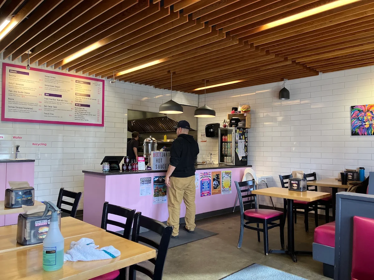 Vibe, Deadbeetz Burgers
