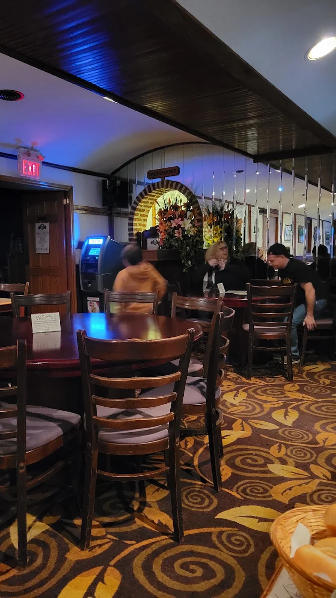 Vibe, Rock Dell Steak House