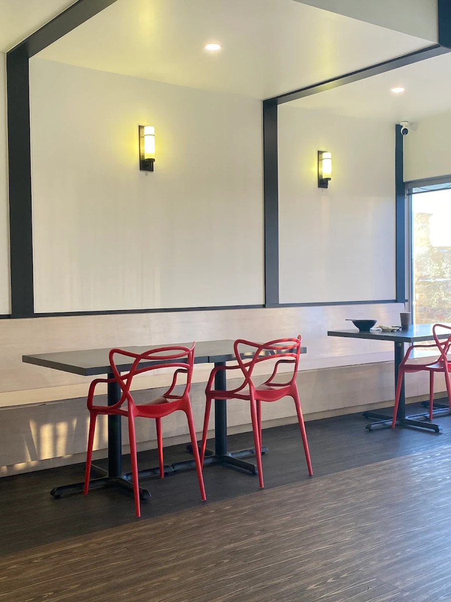 Vibe, Alfy's Noodle House