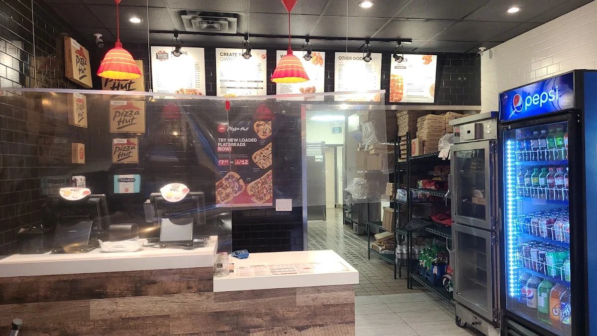 Vibe, Pizza Hut