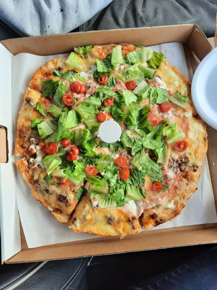 Food & drink, CJ'S Pizza