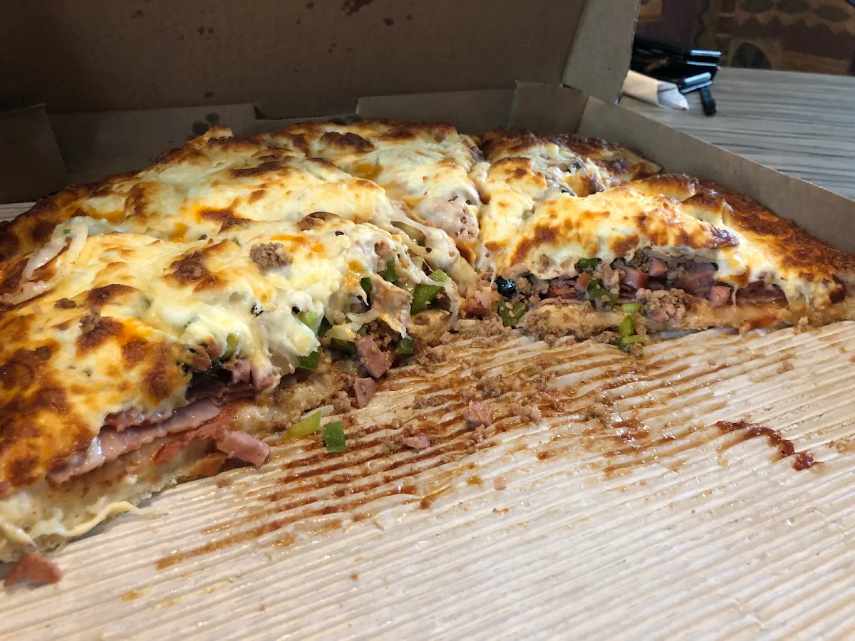 Food & drink, CJ'S Pizza