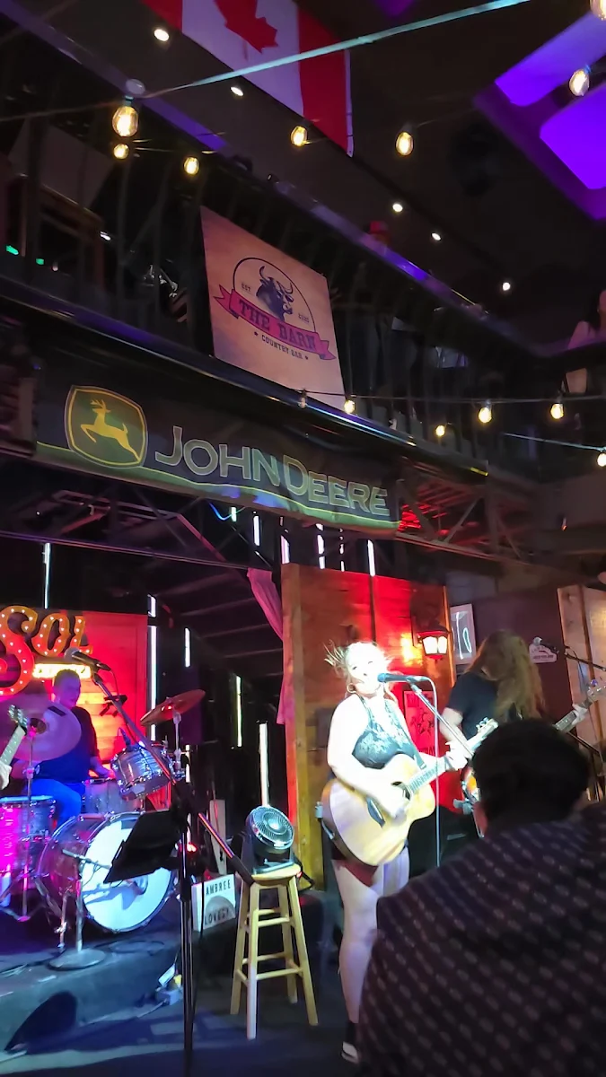 Vibe, The Barn Country Bar