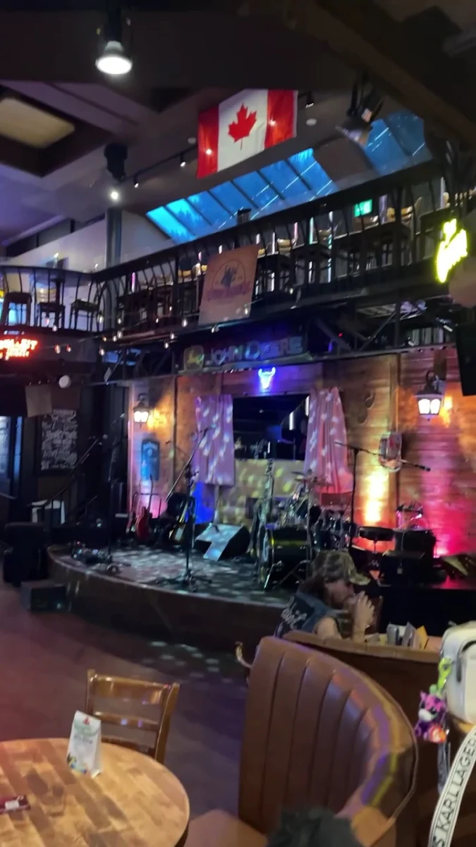 Vibe, The Barn Country Bar