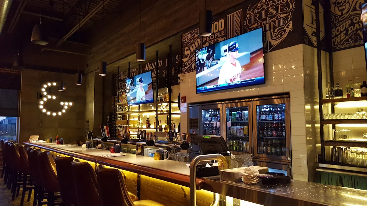Vibe, State & Main