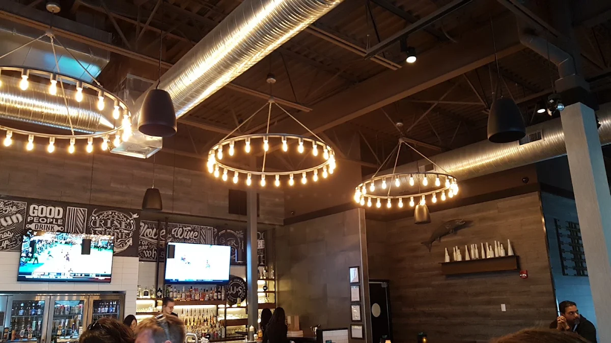 Vibe, State & Main