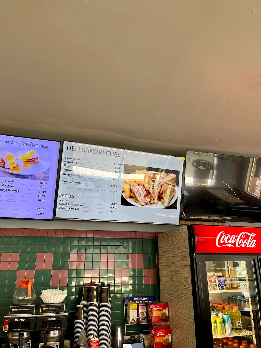Vibe, Tom's
