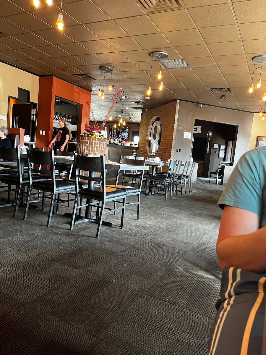 Vibe, Refinery Grill